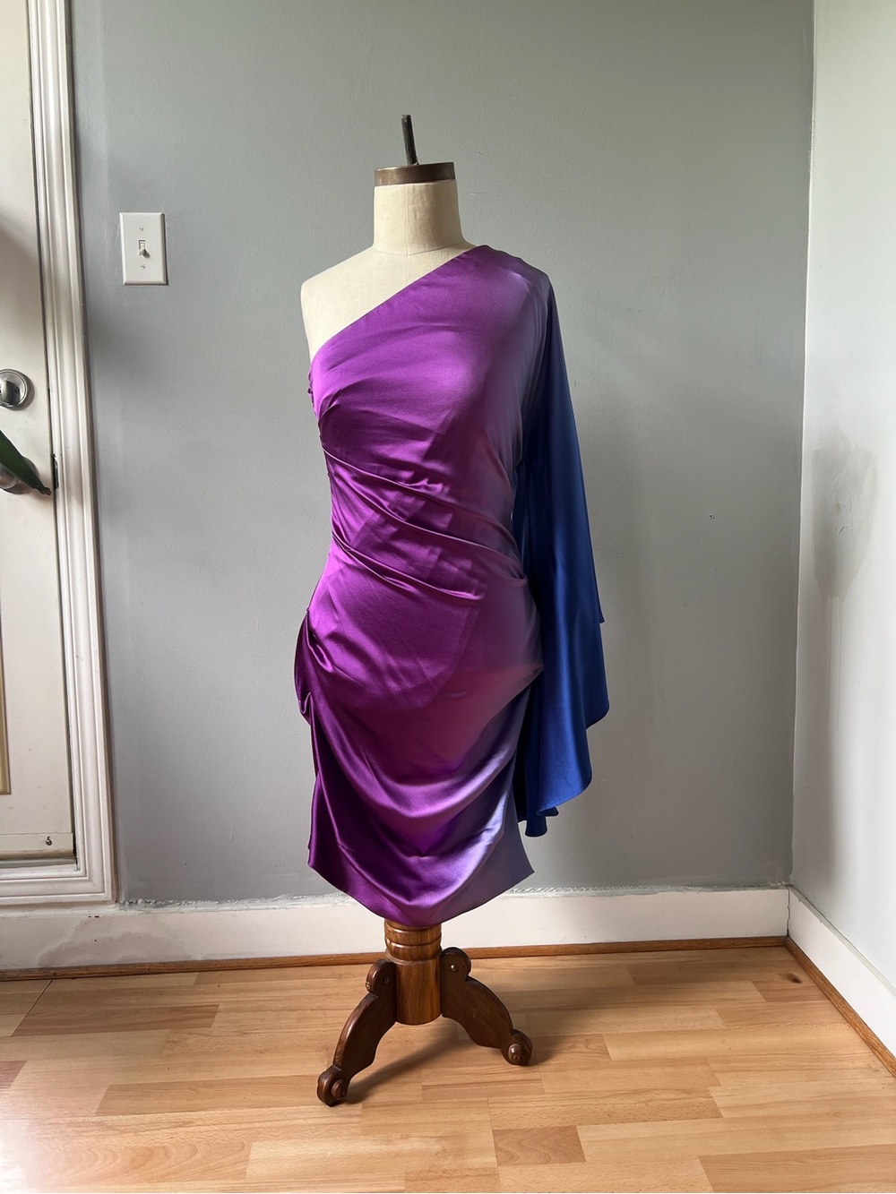 Nicole Miller Gold Label Silk One-Shoulder Dress in ombré Violet Purple blue